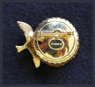 vintage gold - tone pin / brooch - bird with nest and eggs - signed Jeanne 2