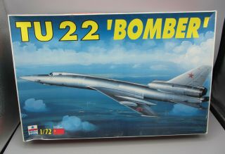 Vintage Nos Esci Tu 22 Bomber 1:72 Model Plane 9100 - No Instructions