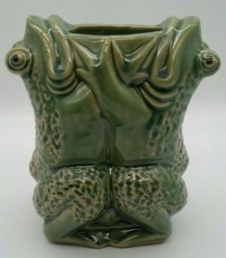 Frog Vase Vintage Ceramic Art Pottery 2 Frogs Hugging Flower Mccoy ? Majolica ?