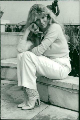 Kim Basinger American Actress.  - Vintage Photo