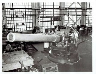1940 Vintage Photo Ww2 Watertown Arsenal Workers Produce Coastal Artillery Gun