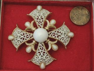 Trifari White Enamel Filigree Maltese Cross Gold Tone Vintage Brooch Pin 4a 46