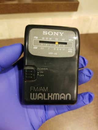 Vintage Sony Walkman Srf - 39 Fm/am Radio