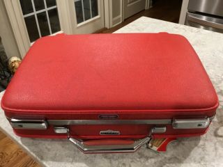 Vintage American Tourister Tiara Luggage 18 3/4” X 12 1/2” X 5”