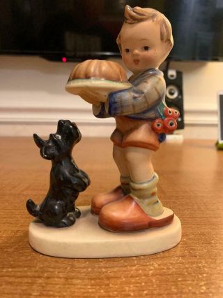 Vintage Goebel Hummel " Begging His Share " 9 Tmk3 Figurine Boy With Dog & Cake