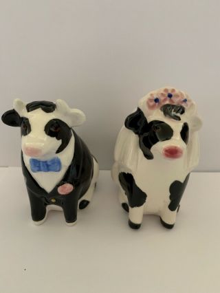 Vintage Hand Painted Ceramic - Bride And Groom - Salt And Pepper Shakers