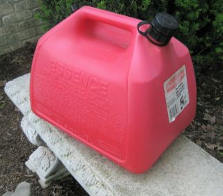Vintage Rubbermaid 5 Gallon Red Plastic Vented (old Type) Gas Can Made In Usa