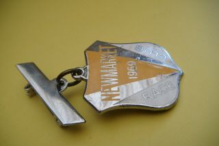 Vintage 1969 NEWMARKET RACE CLUB Enamel Pin Badge 2