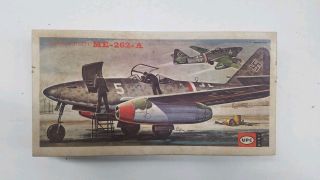 Vintage - Upc Plastic Model Kit " Messerschmitt Me - 262 - A " 1/50 Scale