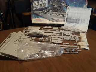 Vintage 1980 The Empire Strikes Back Star Destroyer Model Kit