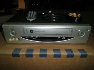 Hi Fi 4 - Head Vcr Vhs Ge With Remote And Cables Ready To Go