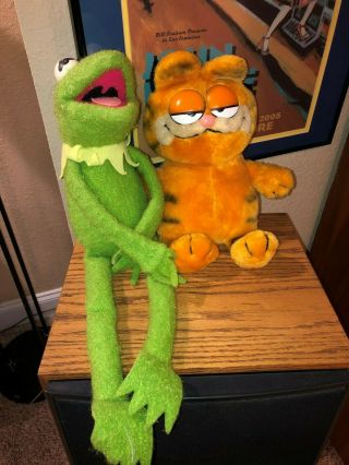 Vintage 1976 Kermit The Frog Fisher Price 850 Muppet Doll And Garfield
