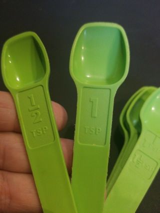 Vintage Tupperware Measuring Spoons Set of 7 with Ring Green 1272 Complete 4