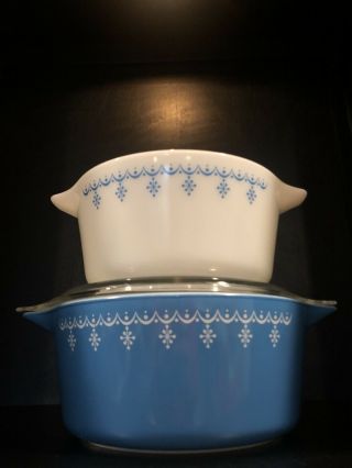 Vintage Pyrex Snowflake Garland Casserole Bowl Set 474 & 475 With Lid