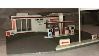 Tyco N Scale Exxon Gas Station HO Built Building Kit Vintage 2