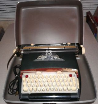 Vintage Sears Medalist Power 12 Portable Electric Typewriter With Carrying Case.