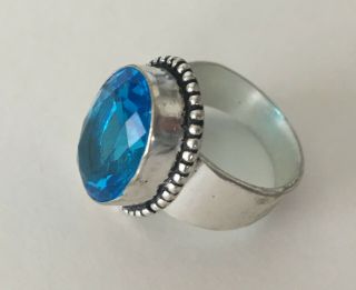 Gorgeous Vintage 1980 ' s Signed 925 Sterling Silver Blue Glass Ring Size 7.  25 3