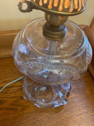 VINTAGE CLEAR GLASS ANTIQUE OIL LAMP CONVERTED TO ELECTRIC W/ HURRICANE CHIMNEY 7