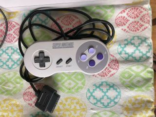 VINTAGE Nintendo Entertainment System Console and Controller 2