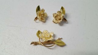Set Hobe Enamel Flower Pin Brooch Earrings Vtg 1966 White Rose Gold Tone 1279