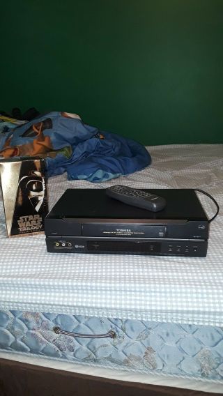 Toshiba W522 Vhs Vcr With Remote And Star Wars Trilogy Vhs Great