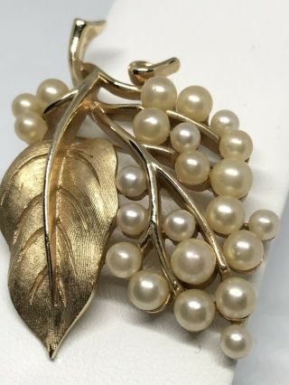Vintage TRIFARI Crown Gold Tone Leaf With Faux Pearl Brooch Pin 2
