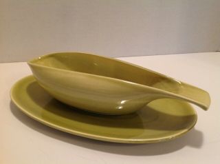 Early Steubenville Vintage Russel Wright Chartreuse Gravy Boat With Dish