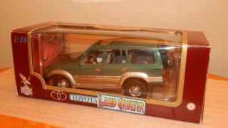Vintage Road Legends 1/18 Scale 1992 Toyota Land Cruiser Diecast Suv Truck
