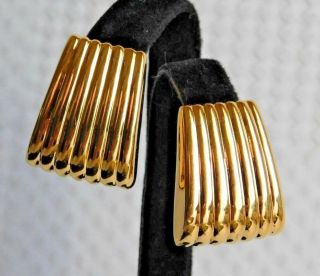 Exc Vtg Monet Signed Ribbed Modernist Lux Clip On Runway Earrings Gold Plate F95