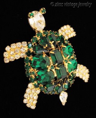 Vintage Elegant Emerald Green Rhinestone Turtle Tortoise Gold Figural Pin Brooch