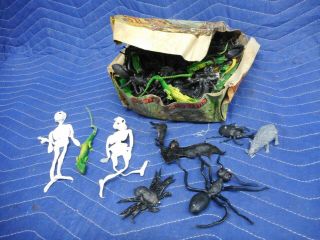 Nos Box Of Rubber Creatures Toys For Display / Vending Machine Products Vintage