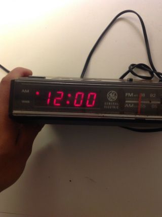 Ge General Electric Vintage Radio 7 - 4624 Digital Clock Alarm Am Fm Woodgrain
