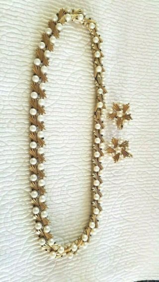 Vintage Trifari Signed Gold And Pearls Necklace And Clip Back Earrings Set