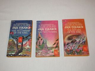 JRR TOLKIEN THE LORD OF THE RINGS TRILOGY UNREAD VINTAGE PB BOXED SET,  HOBBIT 3