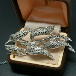 Vintage Jewellery Exquisite Silver Tone Marcasite Leaf Brooch Pin Uk P&p
