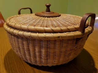 Vintage & Unique Round Nantucket Basket With Lid,  Heart Shaped Handles