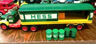 Vintage 1975 Hess Tractor Trailer 18 Wheeler With (5) Barrels Very Good Cond
