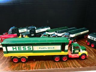 Vintage 1975 Hess Tractor Trailer 18 Wheeler with (5) Barrels Very Good Cond 6