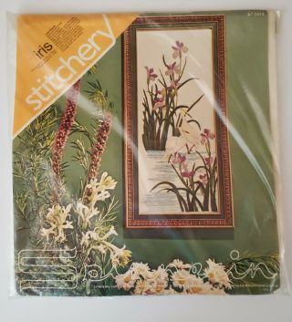 Vintage Spinnerin Iris Stitchery Craft Kit St 1013 10 " X 24 " Crewel Floral Nos