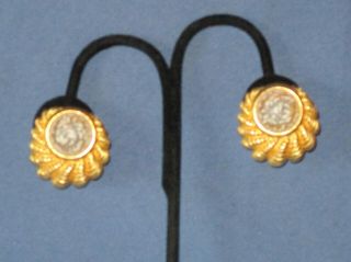 Vintage Signed Ben Amun Gold - Tone Metal Speckled Cabochon Clip Earrings