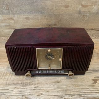 Vintage GE General Electric Bakelite Alarm Clock Tube Radio 2