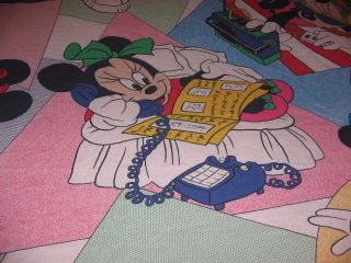 VINTAGE MINNIE MOUSE TWIN SIZE BED SHEET DISNEY COOL MINNIE RETRO MOD 3