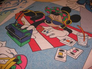 VINTAGE MINNIE MOUSE TWIN SIZE BED SHEET DISNEY COOL MINNIE RETRO MOD 4