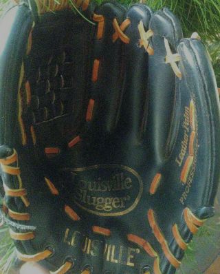 VINTAGE Louisville Slugger RHT Baseball Glove AL1050 10.  5 