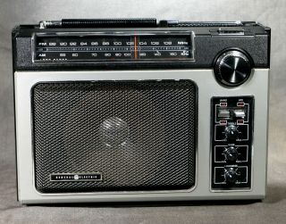 GE Superadio Model 7 - 2880B Portable AM/FM Radio Great For Clear DistantListening 3