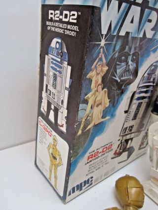 VINTAGE 1977 STAR WARS R2 - D2 & C - 3PO BUILT UP MODELS IN R2 BOX MPC 1970 ' S TOY 4