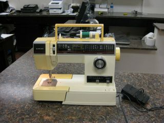 Vintage Singer 6235 18 Stitch Sewing Machine W/ Foot Pedal -