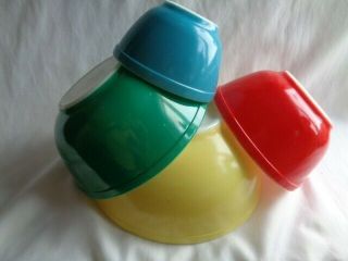 PYREX VINTAGE PRIMARY COLOR MIXING BOWL SET GREAT 3