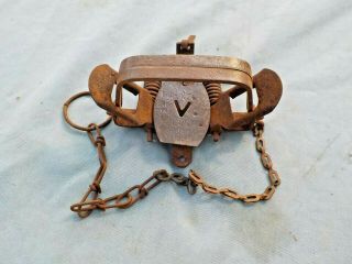 Victor 1 1/2 Coil Spring Trap - Animal Trap Co.  Mfg 