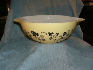 Vintage Pyrex Gooseberry Black on Yellow Cinderella Mixing Bowl 444 4 Qt. 2
